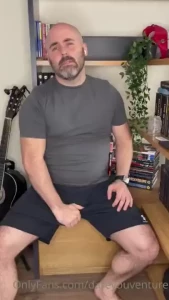 I d been so horny i d leaked into my shorts i knew i needed to show