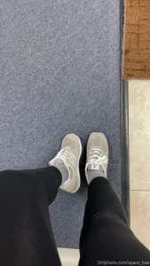 Does any one here have a feet fetish let me know