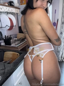 So now i m down to just my teeniest thong as i jiggle my tits and ass