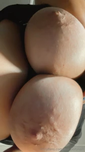 In the gym bathroom to show me to you guys very sweaty part 2