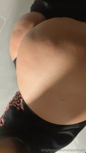 In the gym bathroom to show me to you guys very sweaty part 1