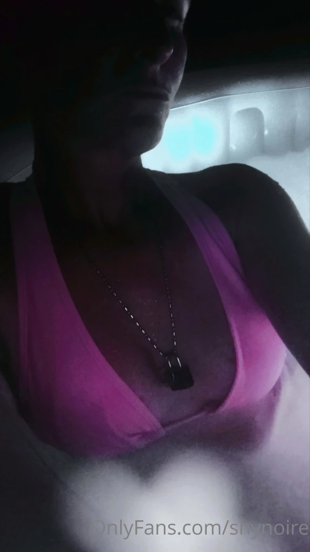 Good morning everyone just a few lil sneak peak pics from hot tub last 