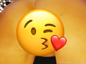 Well hello kitty amp what about that pretty butthole 2 both look like