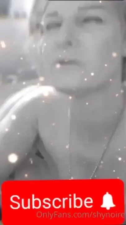 Happy fucking sunday watcha know about going deep in her pussy 
