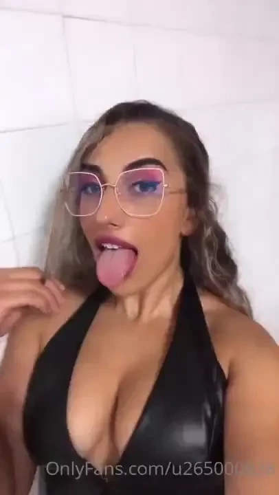 Correte en mi boquita dame una propina y me la trago 