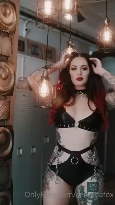 Want the full shoot dm me and i ll send you 20 images from this photo 