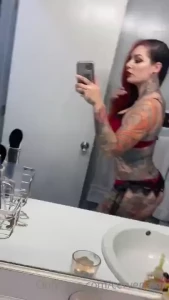 Help me raise 25 and i ll post another boob-a-licious photo in this