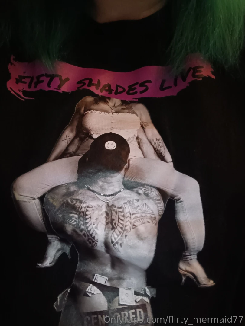 Here s my beautiful t-shirt i got from the show 