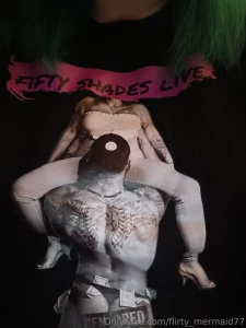 Here s my beautiful t-shirt i got from the show