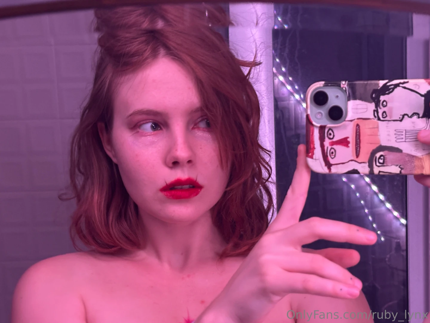 Red lipstick and bad thoughts 