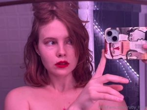 Red lipstick and bad thoughts