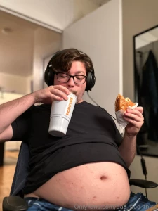 Junk food diet day 17 mcdonald s for lunch and popeyes for dinner i m