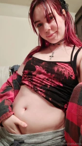 I want to have my slutty tummy filled with cummies