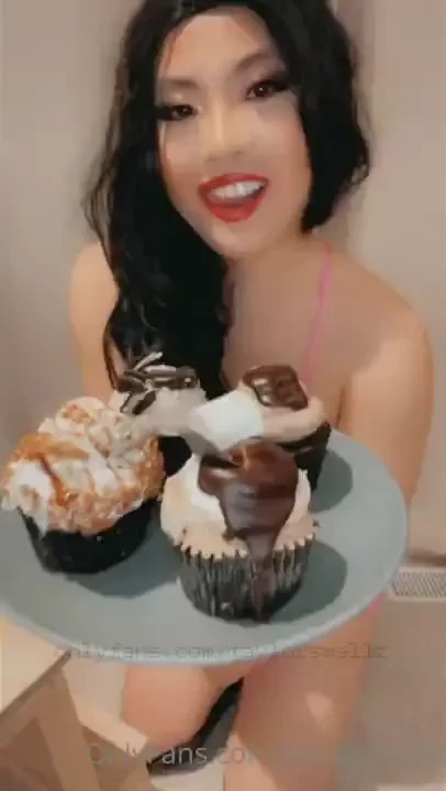 Who wants some cumpcakes sent the video in your dms 