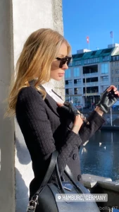 Kinda wanna go back to my natural hair color what do you guys think part 1