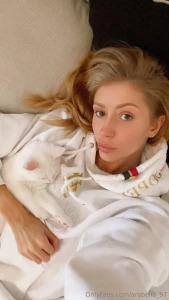 Kinda wanna go back to my natural hair color what do you guys think