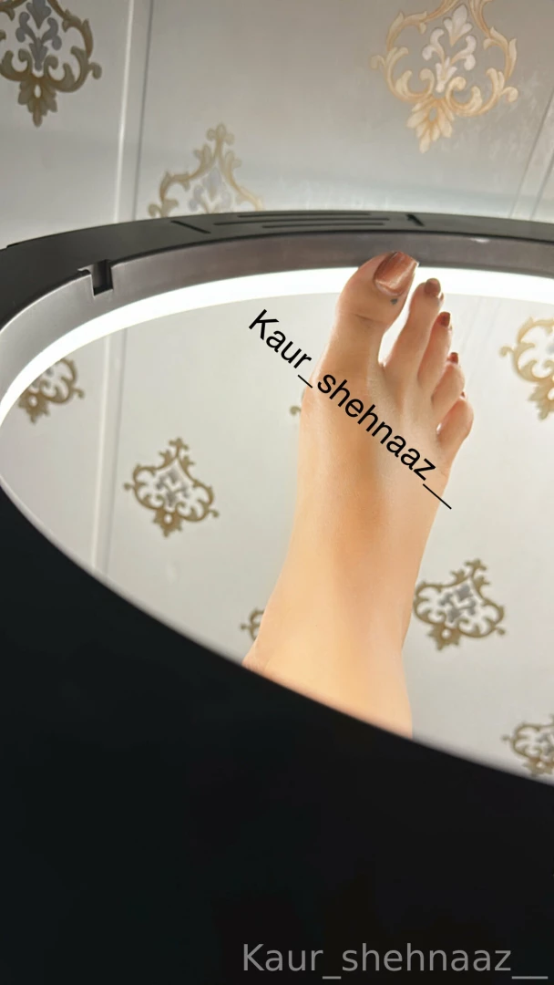 Dm for more set nd hd video also custom videos nd pics vc 