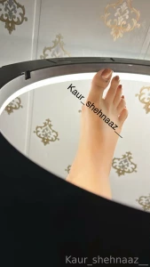 Dm for more set nd hd video also custom videos nd pics vc