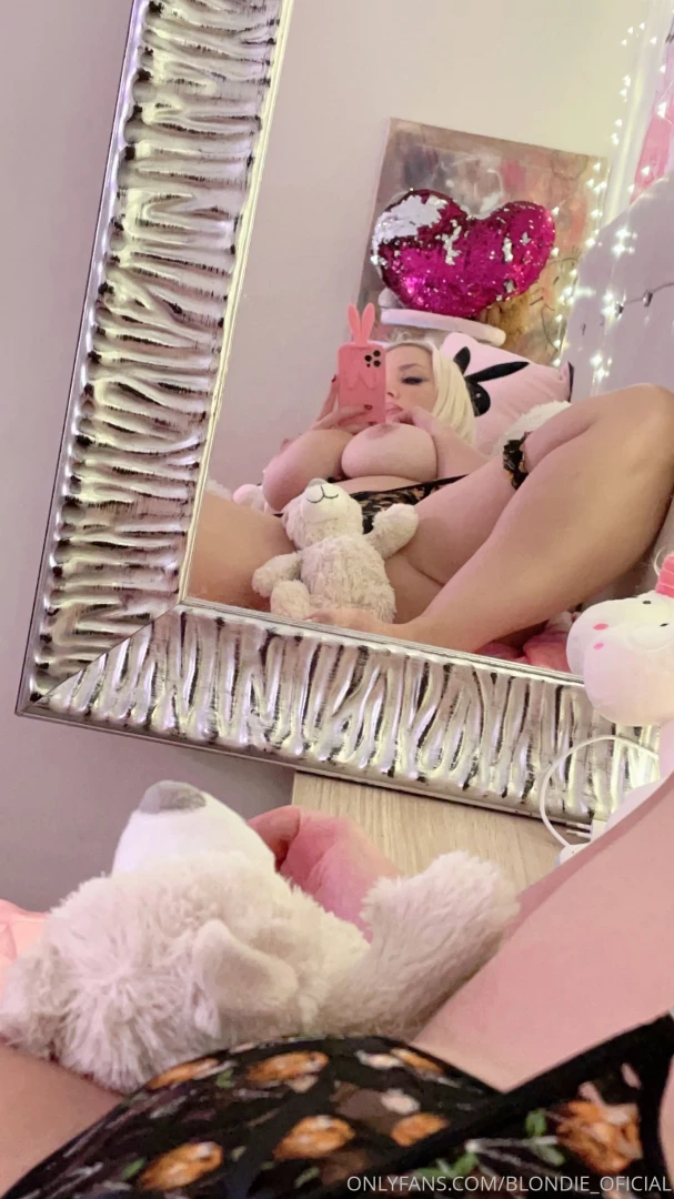 Do you want me to show you how i m touching myself right now here in 