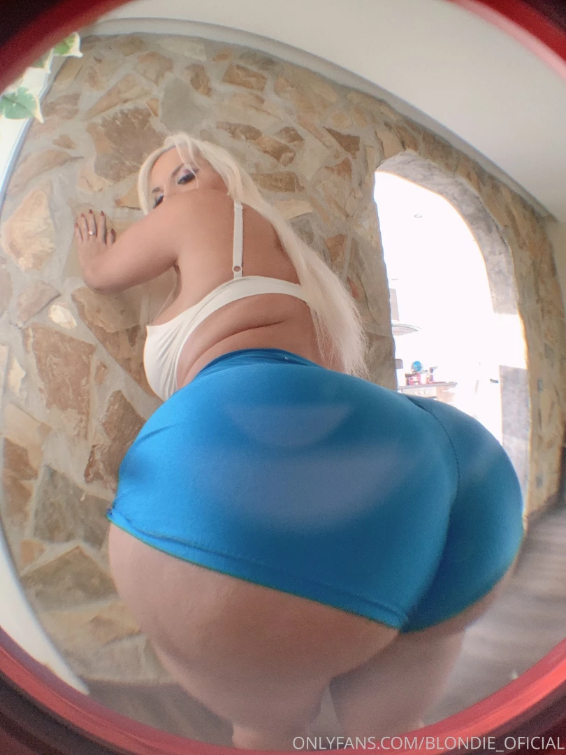 Do you want to play with my ass write me now 