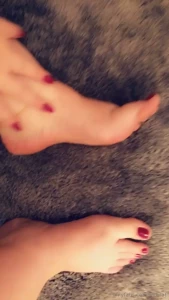 fatbrat - Suck my pretty toes while you fuck me daddy 