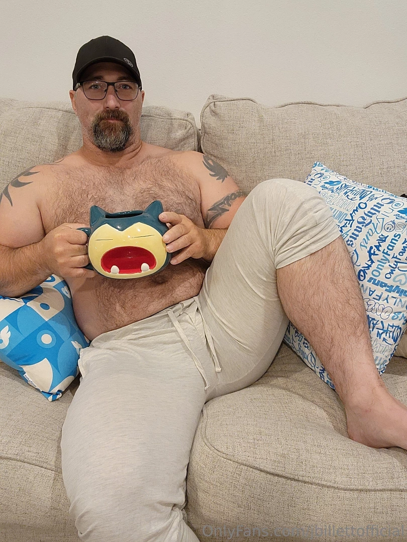 Busted out the snorlax mug for this mornings coffee and chat stream 