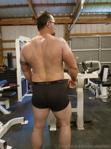 People were thinking i was freeballing today on the treadmill on part 2