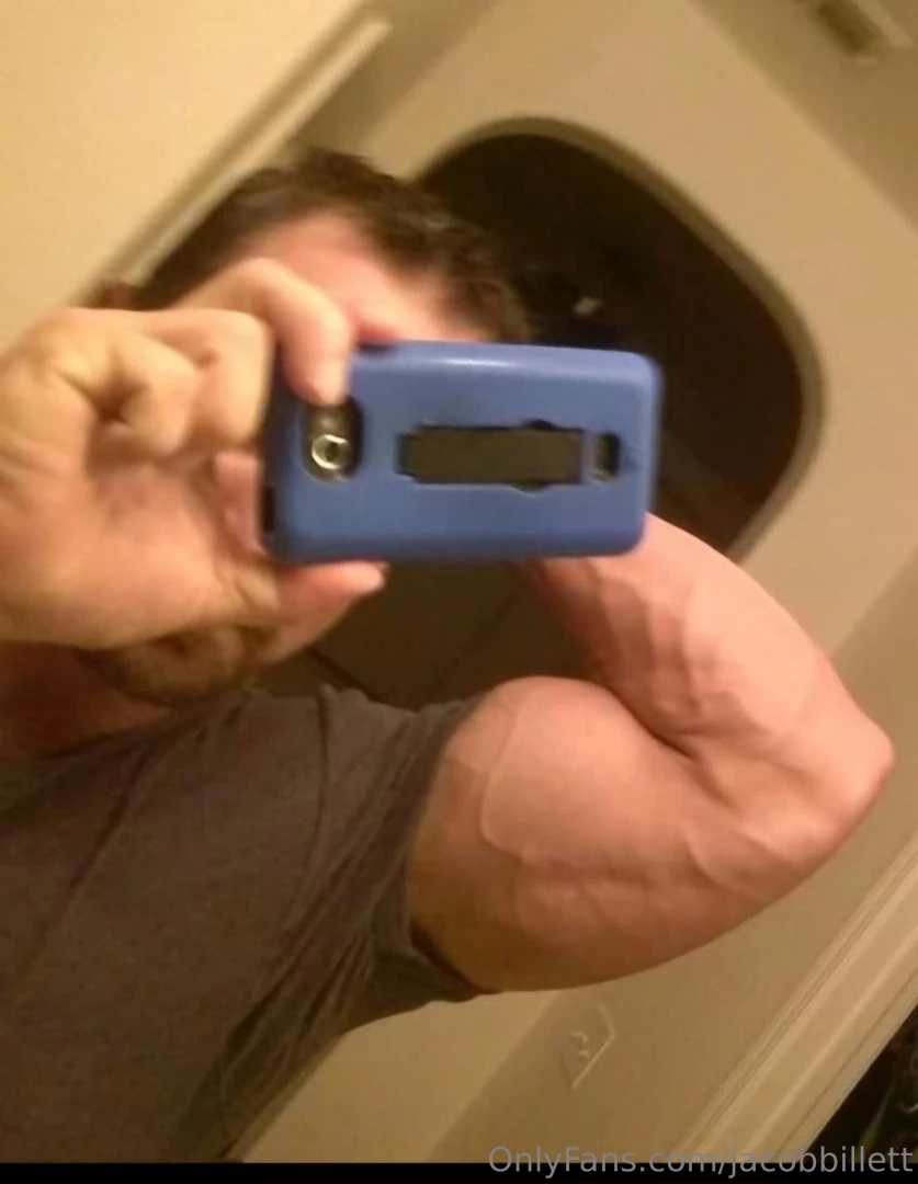 Fan request a fan wanted to see abs when i competed plus a bonus arm 