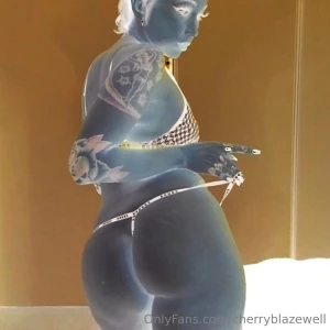 What if aliens come down and they have big fat juicy asses part 1