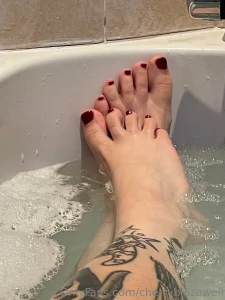 How gorgeous are my fresh pedi red toes i treated myself to for the