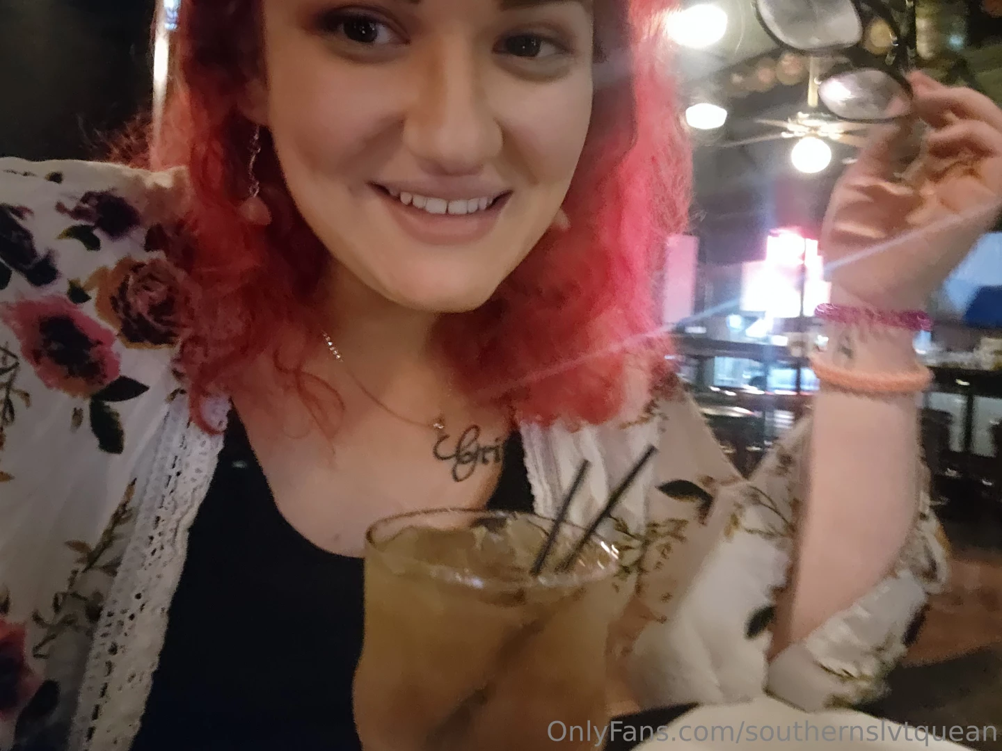 Drinking at the bar with a girlfriend she wants to make an of tonight 