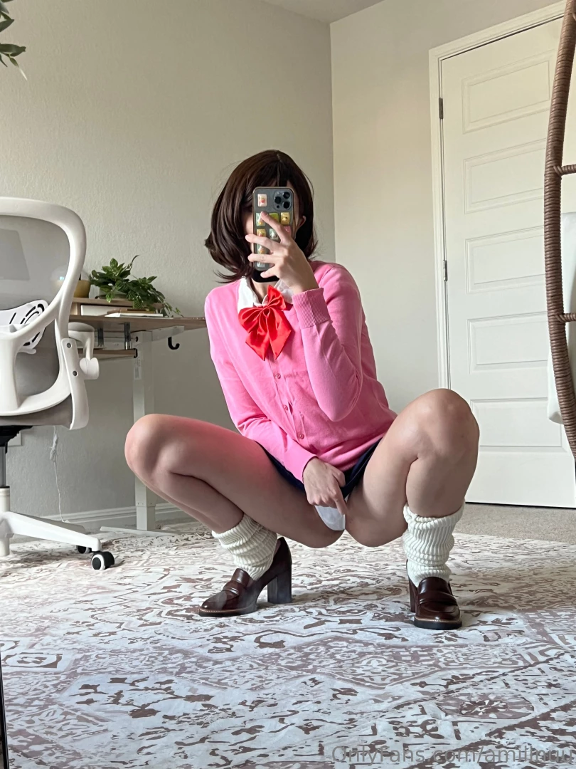 Who watches anime do you like it when i do lewd cosplays check ur part 1 