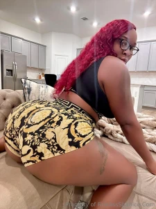 Fastest fan that tips 10 gets exclusive and explicit videos to be sent