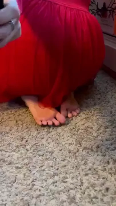 A lil bare d e v i l 