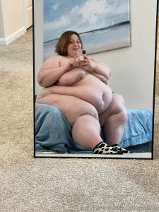 I was taking another break during my try-on photoshoot yesterday and