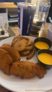 The munchies really hit tonight so i let myself be a greedy piggy and