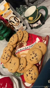 Will you leave big daddy santa milk amp cookies check ur later to c my