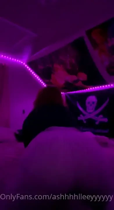 Good morning babes wanna come cuddle 