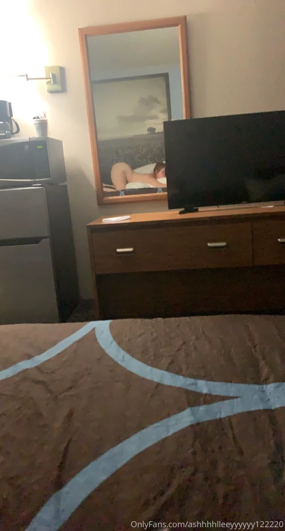 Got a hotel room with my boo thing comment what you want to see 