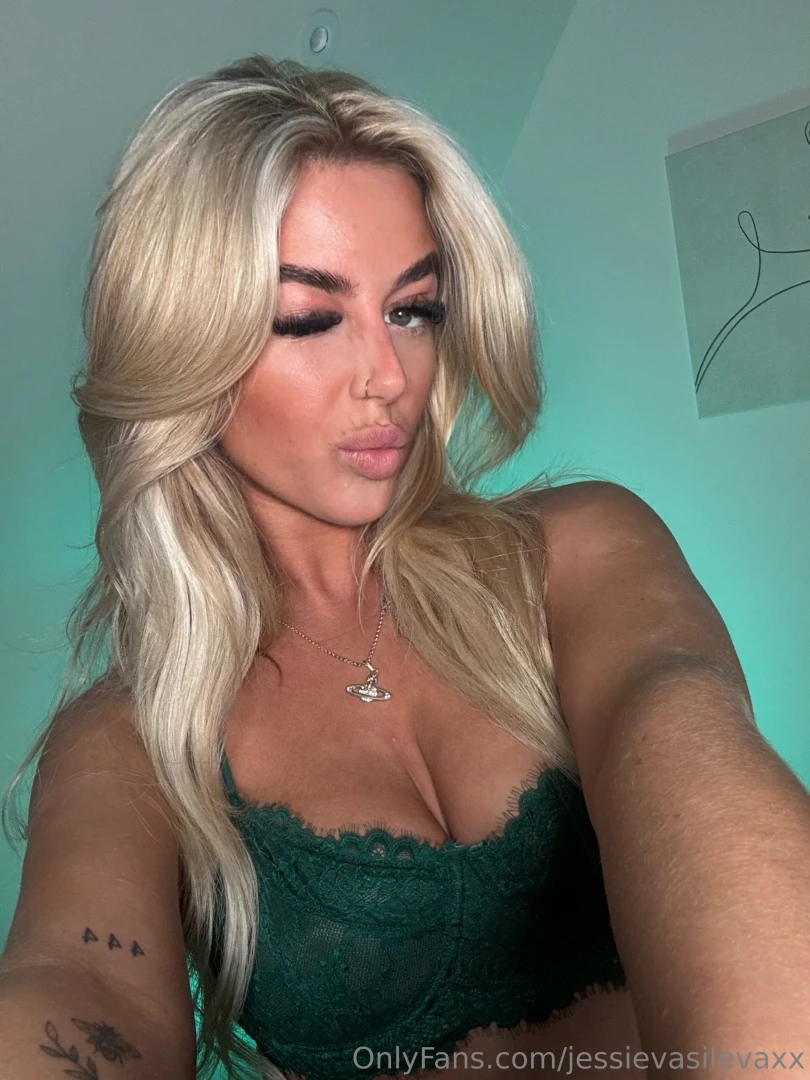 Wearing green and waiting for a kiss don t make me wink twice 