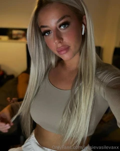 Just finished my lil gym sesh now i need a different kind of workout