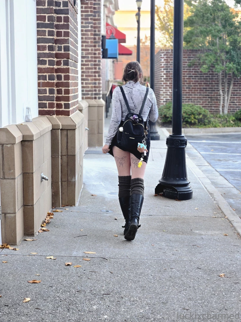 Just out taking a walk-- hope you ve been having a good day 