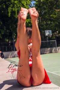 Free preview today on my main account best cheerleader a mai friss t s