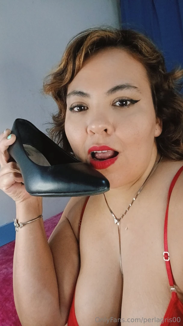 Today i want so much for you to fuck me with my shoes on 