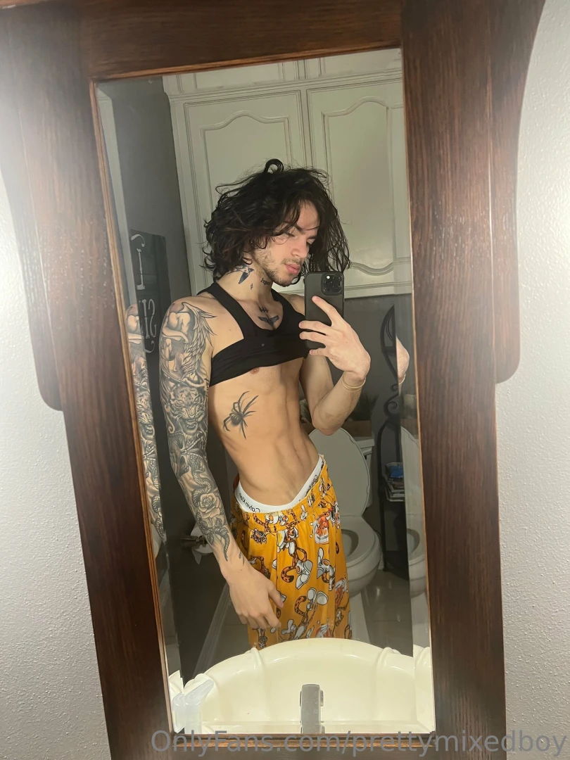 Prettymixedboyexclusive free for the first 100 subs 