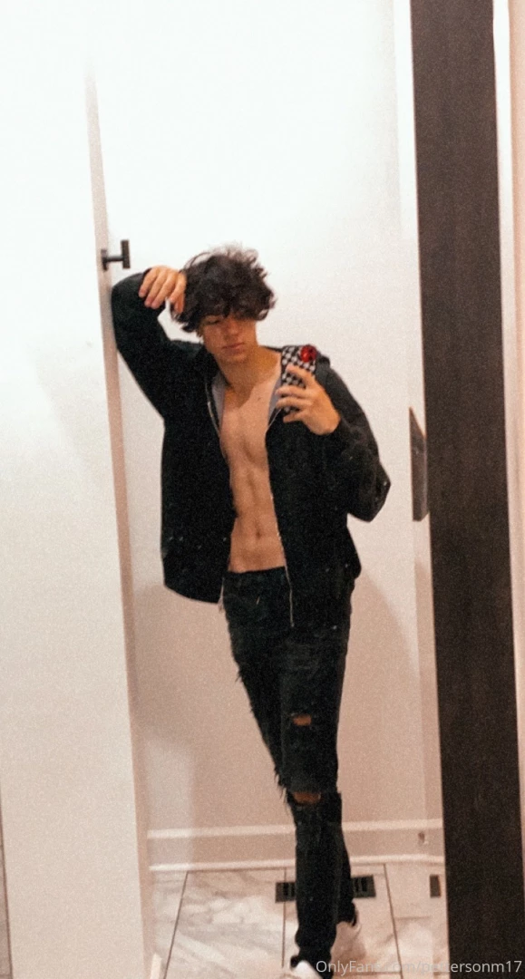 Last night tho prettymixedboyexclusive 