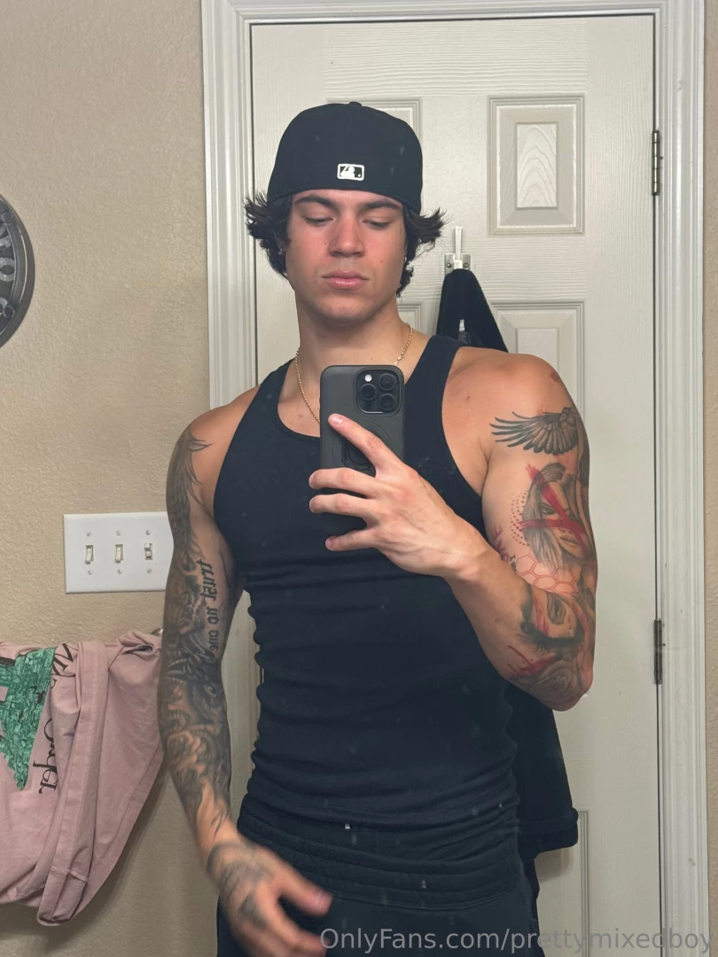 Posted a more xxx version over on prettymixedboyexclusive 