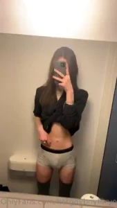 The time i jerked off in the school bathroom with thigh highs on