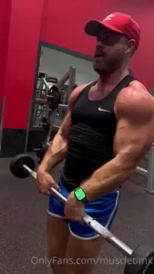 Look boys muscles and booty part 1