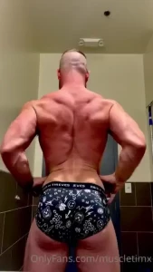Happy belated flexfriday these lats took a real punishment yesterday
